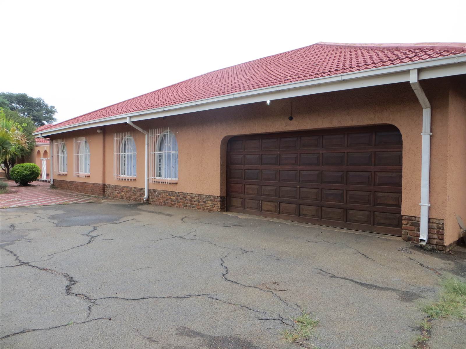 4 Bed House in Carletonville photo number 4