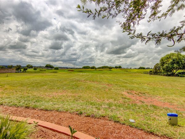 2 782 m² Land