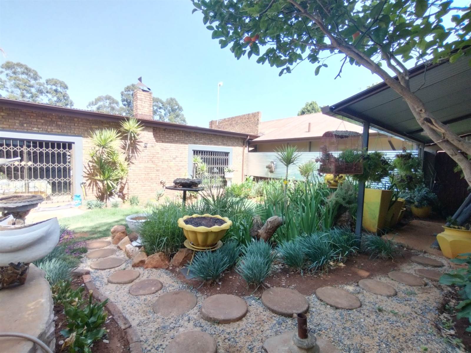 5 Bed House in Rensburg photo number 3