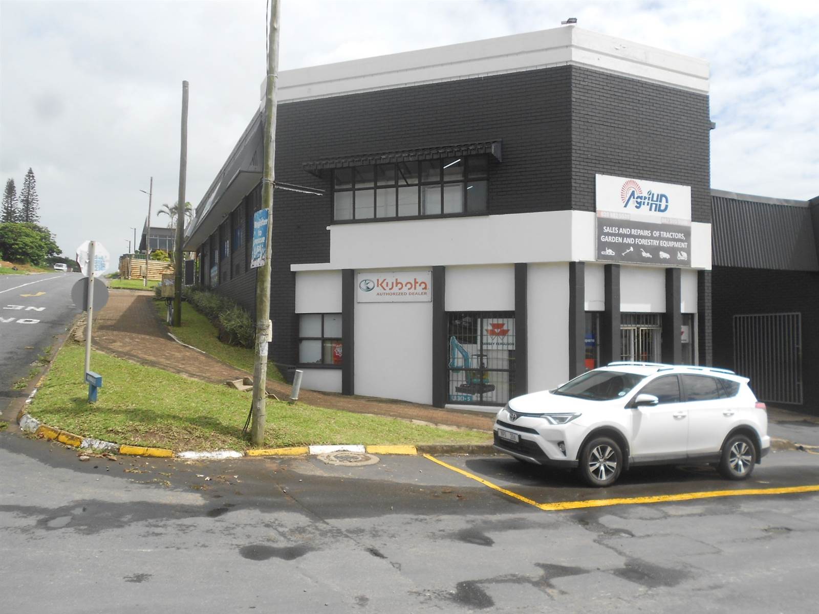 196  m² Commercial space in Port Shepstone photo number 1