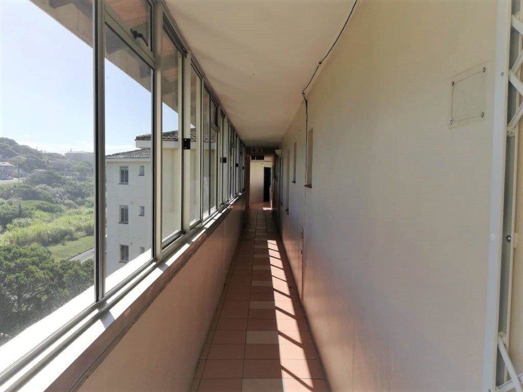 3 Bed Apartment in Port Shepstone photo number 2