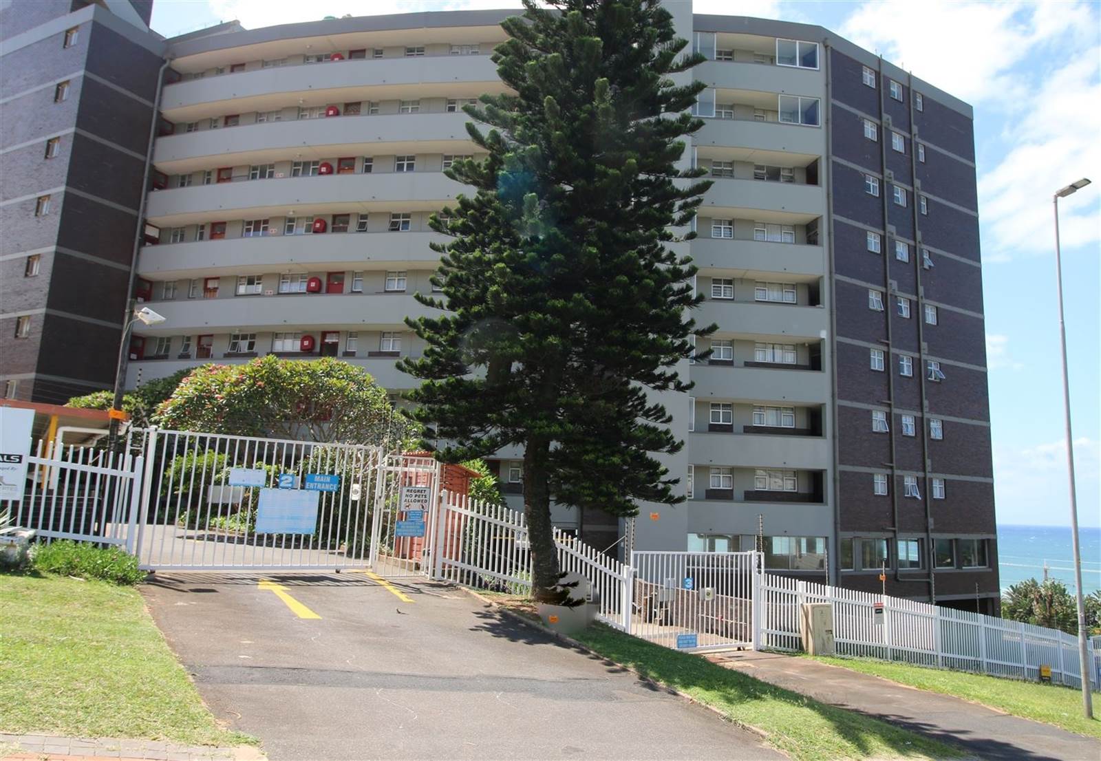 1 Bed Flat in Scottburgh Central photo number 12