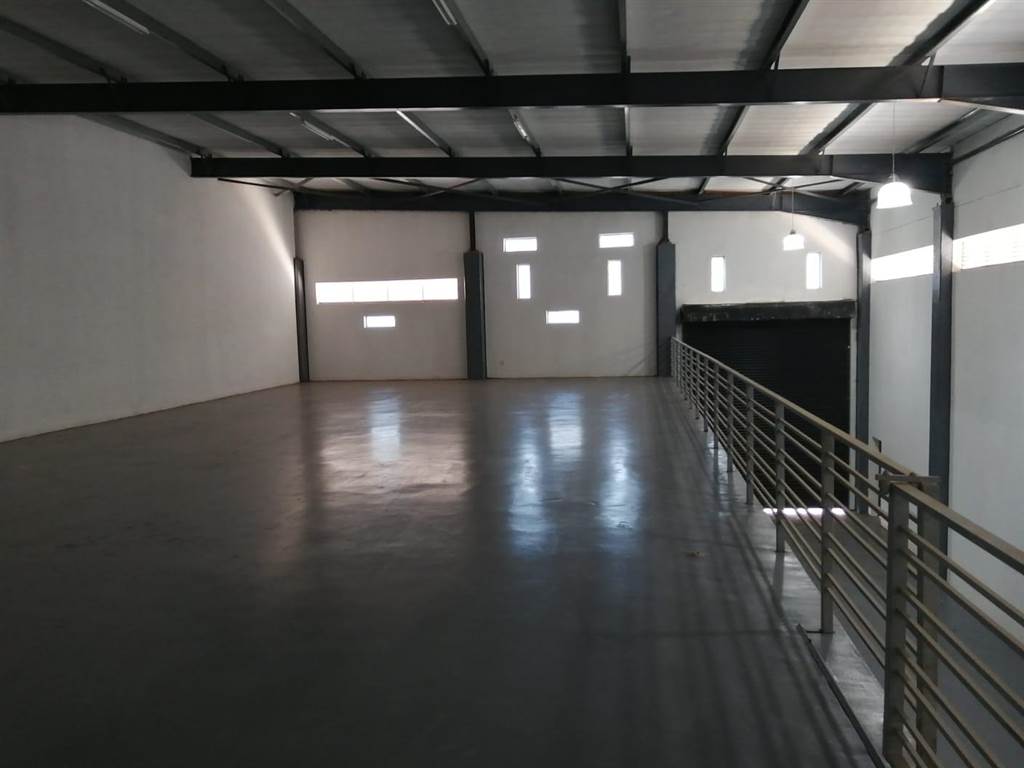 950  m² Industrial space in Ormonde photo number 12