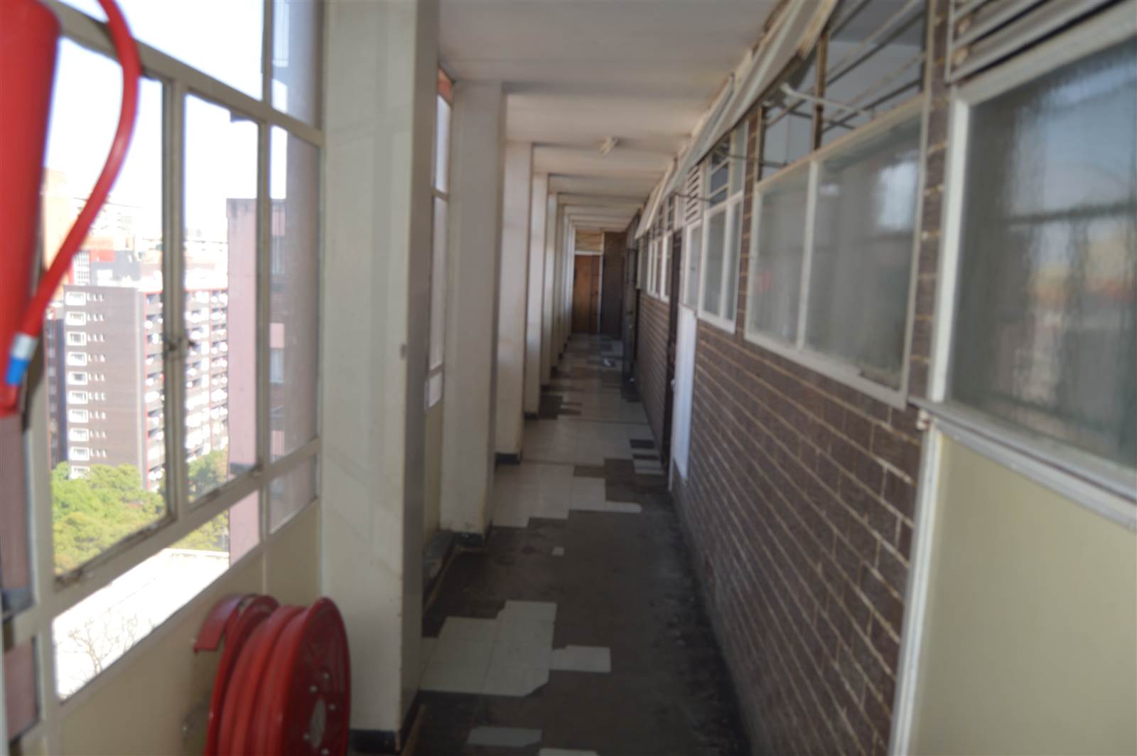 3 Bed Apartment in Hillbrow photo number 14