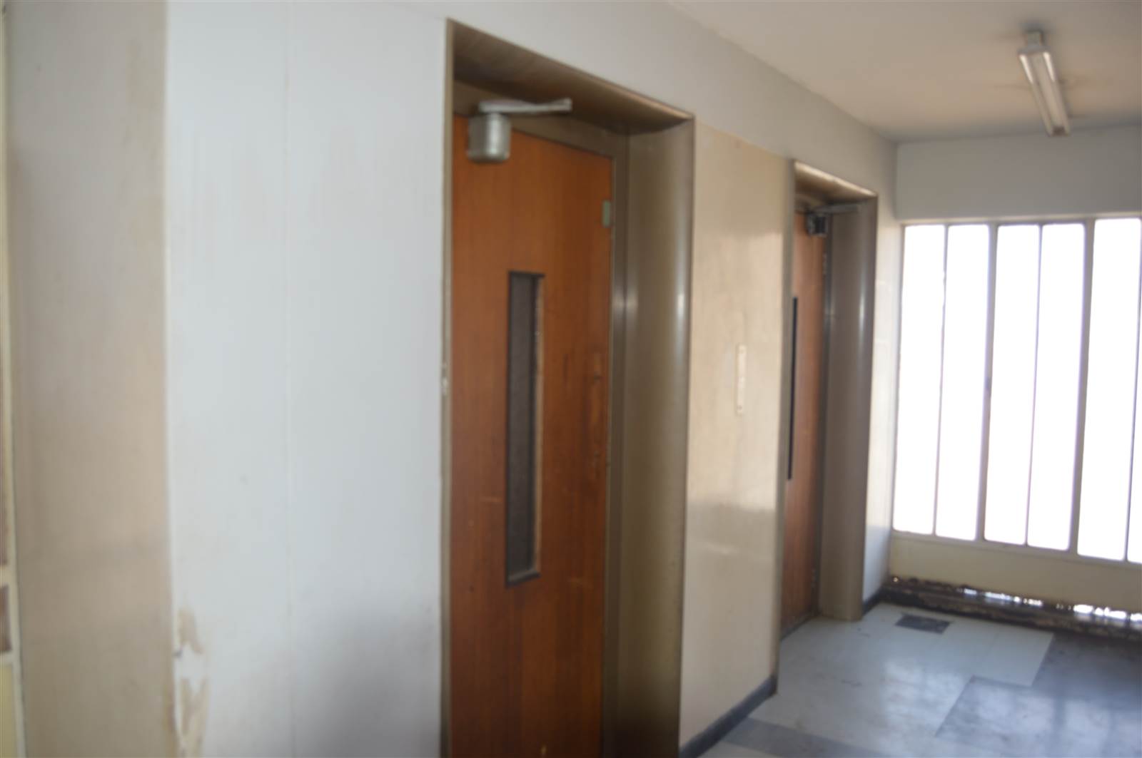 3 Bed Apartment in Hillbrow photo number 12