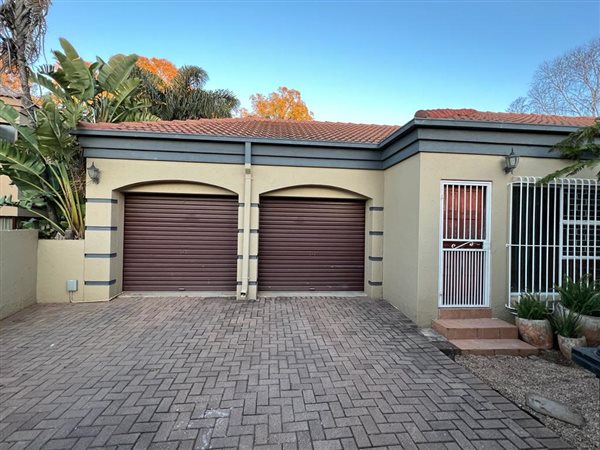 3 Bedroom Townhouse 3 Bedroom Townhouse