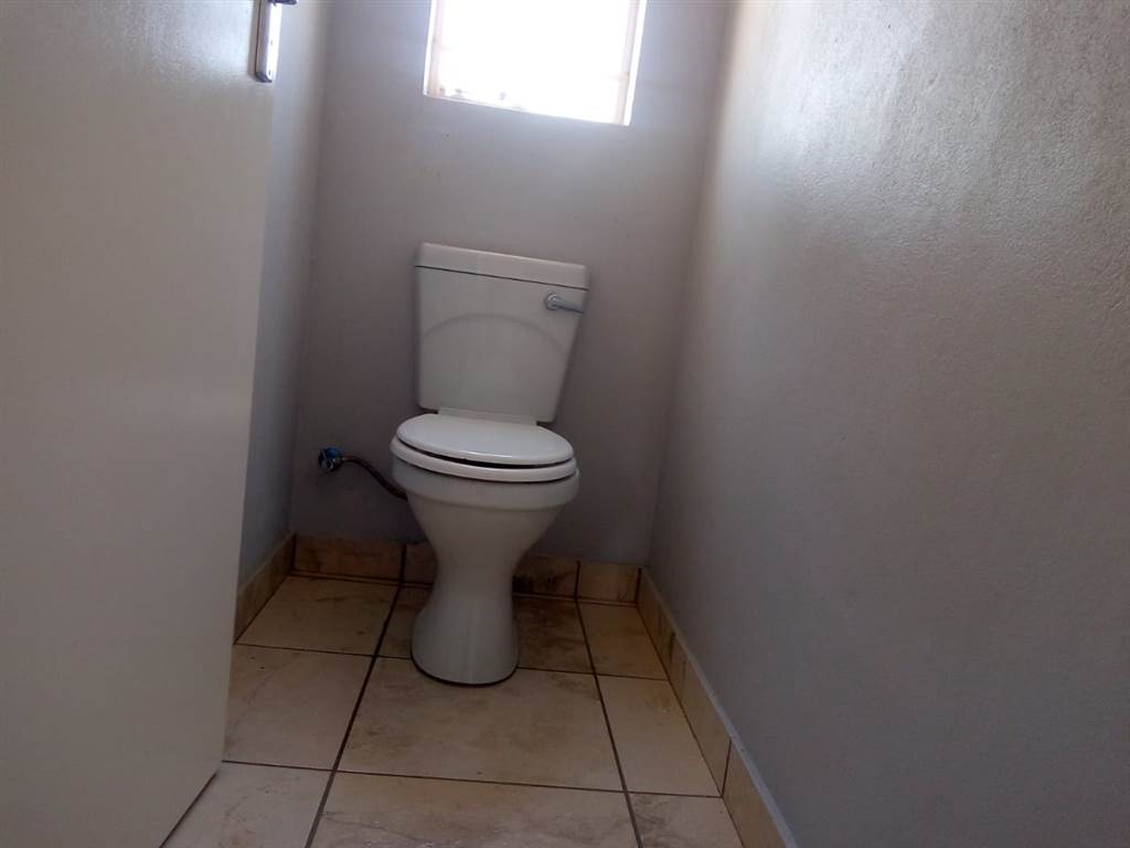 3 Bed House in Tlhabane photo number 6
