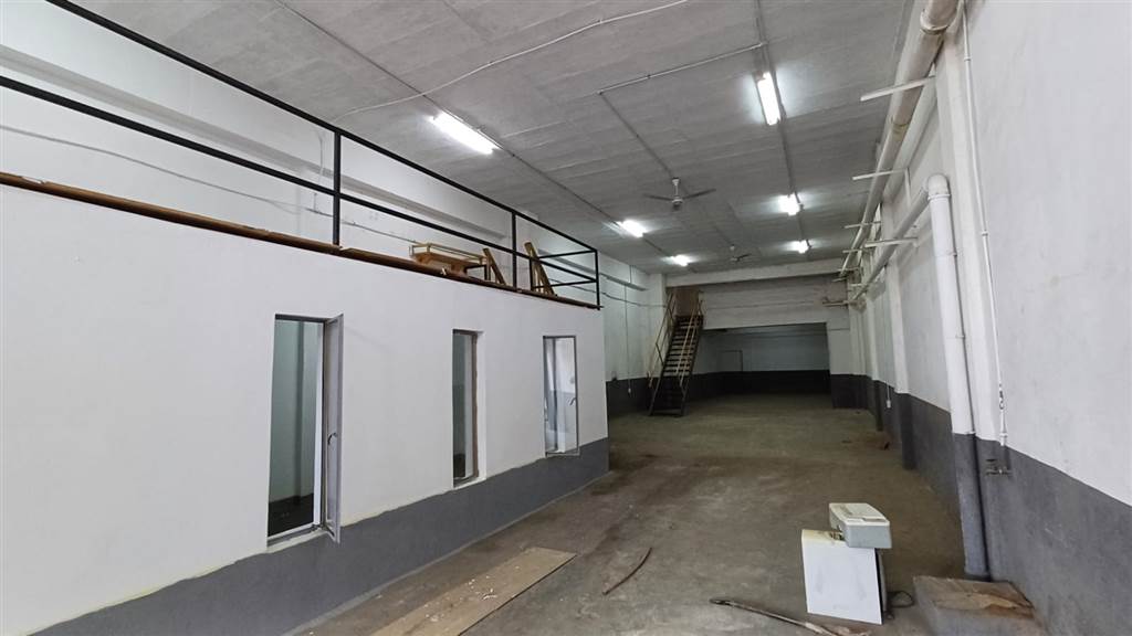 320  m² Industrial space in Jacobs photo number 5