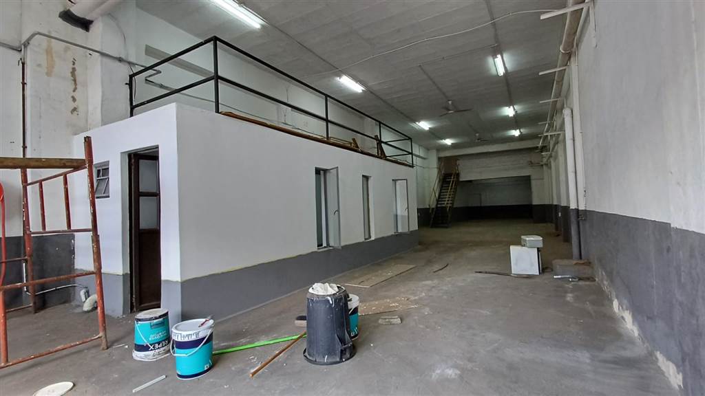 320  m² Industrial space in Jacobs photo number 9