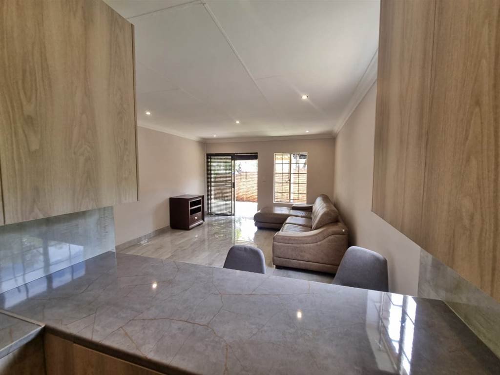 2 Bed Simplex in Highveld photo number 8