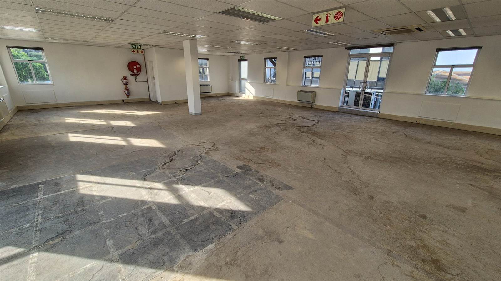 363  m² Office Space in Menlyn photo number 20