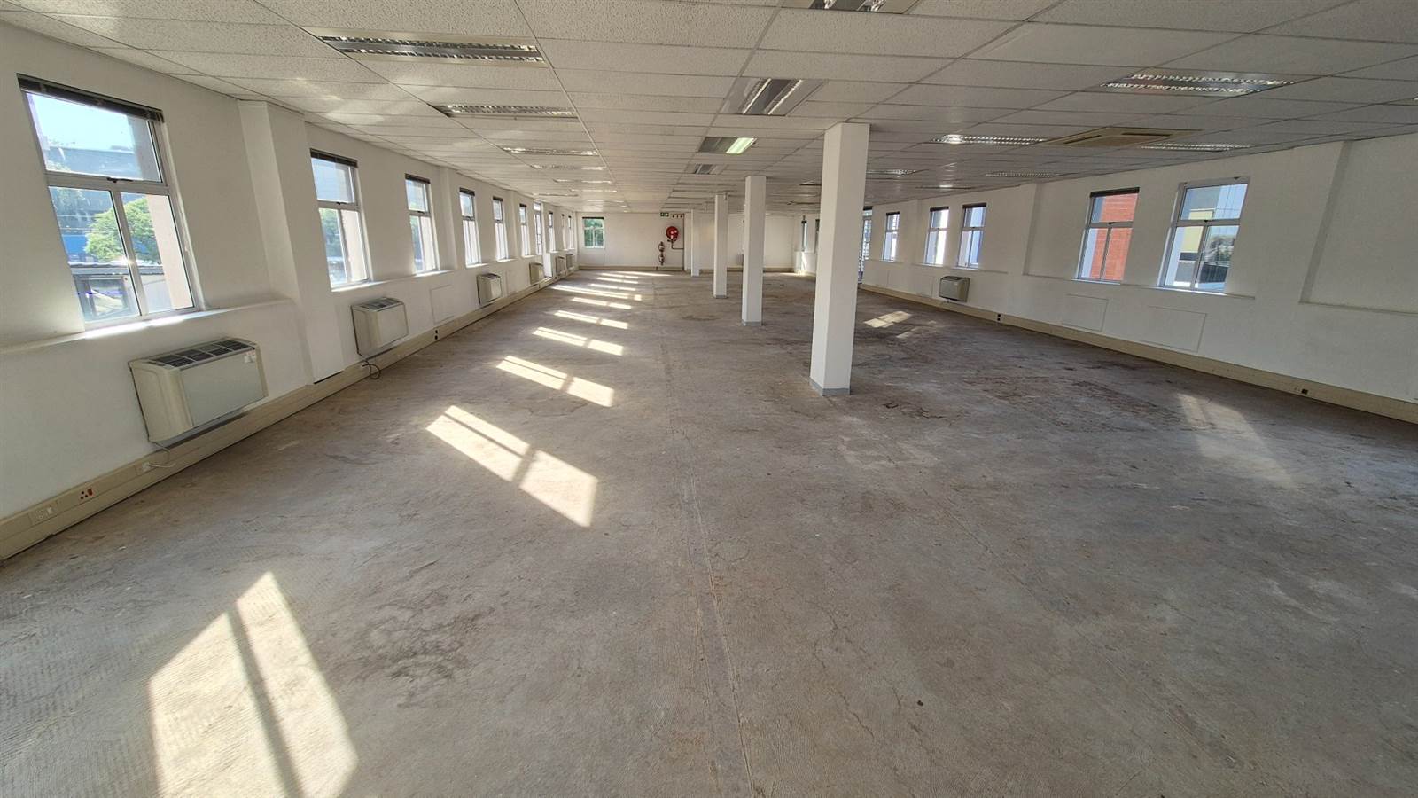 363  m² Office Space in Menlyn photo number 12