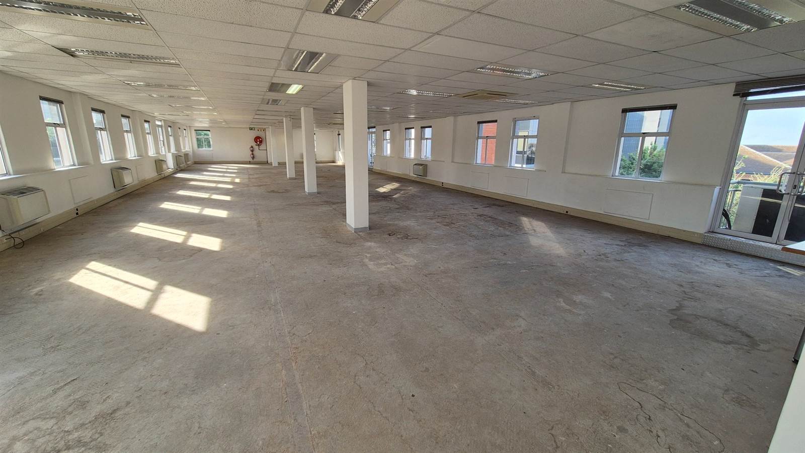 363  m² Office Space in Menlyn photo number 13