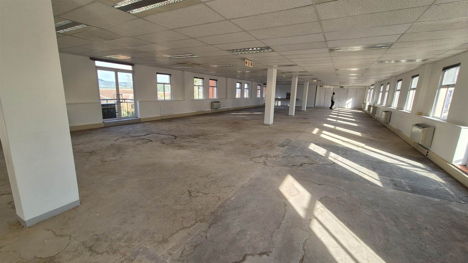 363  m² Office Space in Menlyn photo number 16