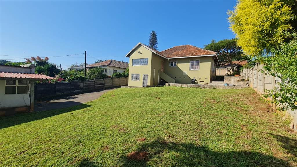 2 Bed House in Durban North photo number 3