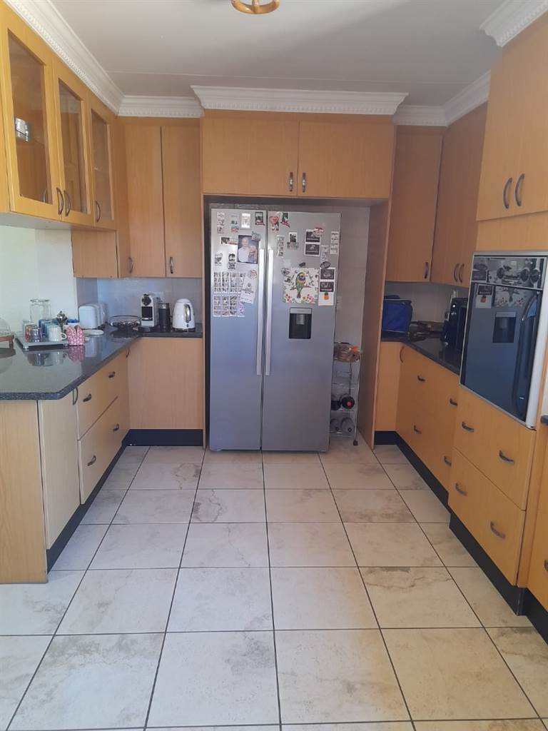3 Bed Townhouse in Fochville photo number 4