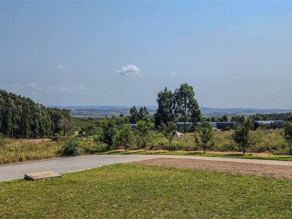 1 055 m² Land