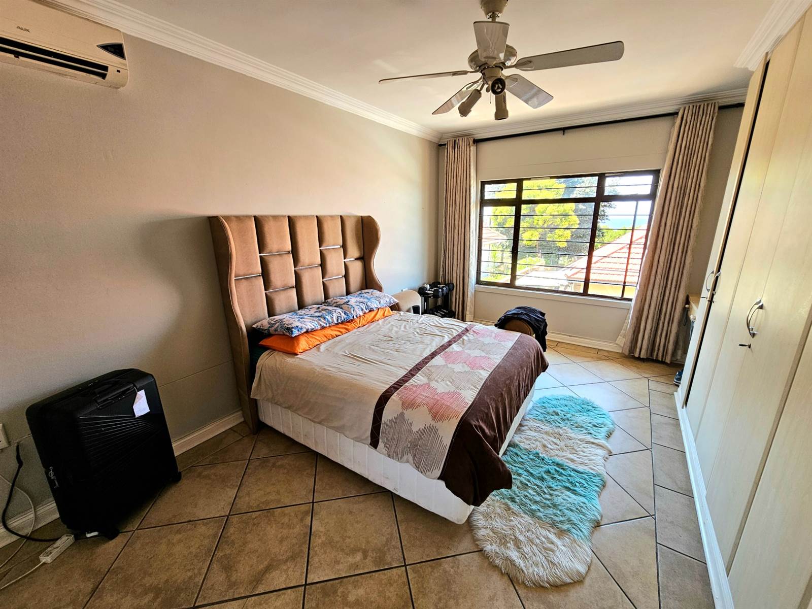 Bachelor apartment in Durban North photo number 11
