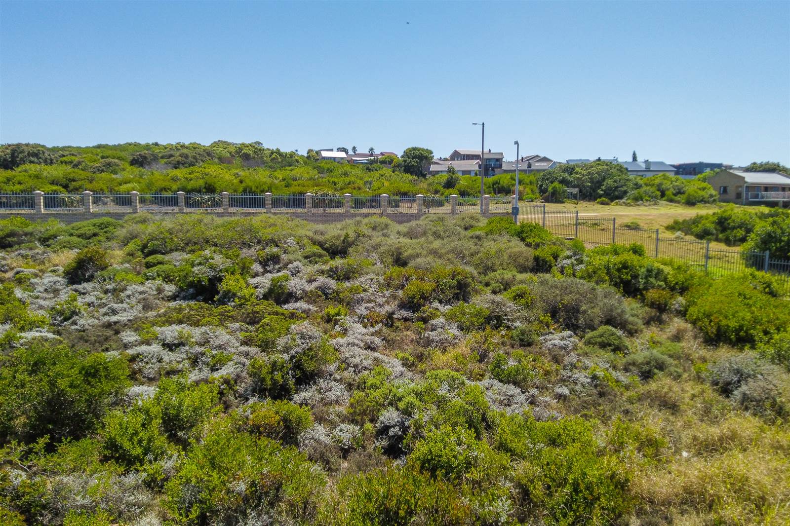 480 m² Land available in Dana Bay photo number 7