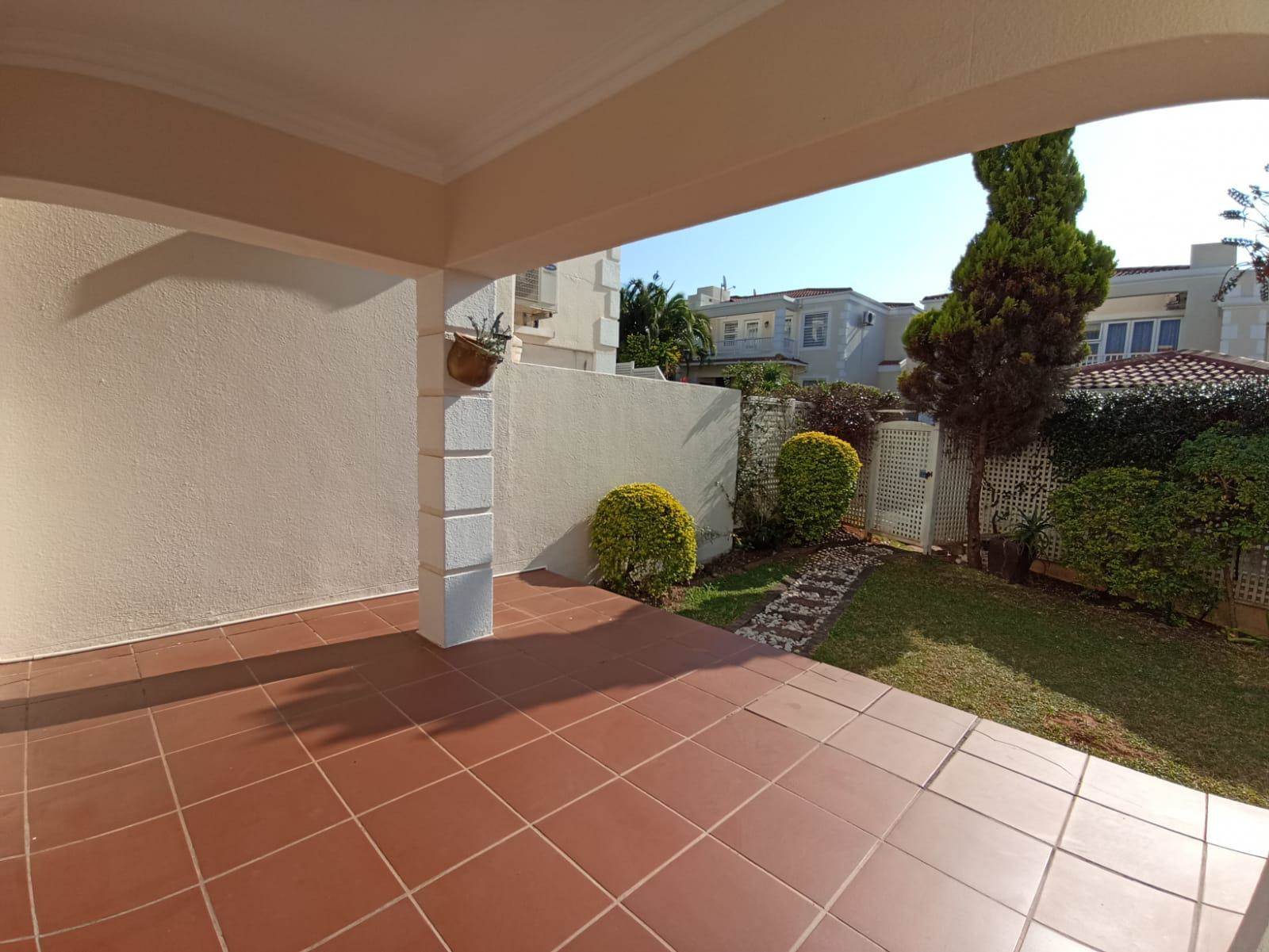 4 Bed Apartment in La Lucia photo number 8