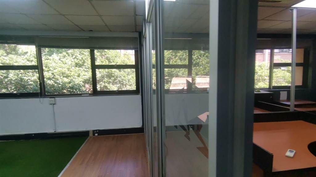 360  m² Commercial space in Houghton Estate photo number 24