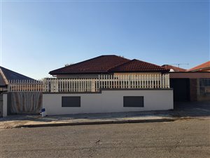2 Bed House in Rosettenville