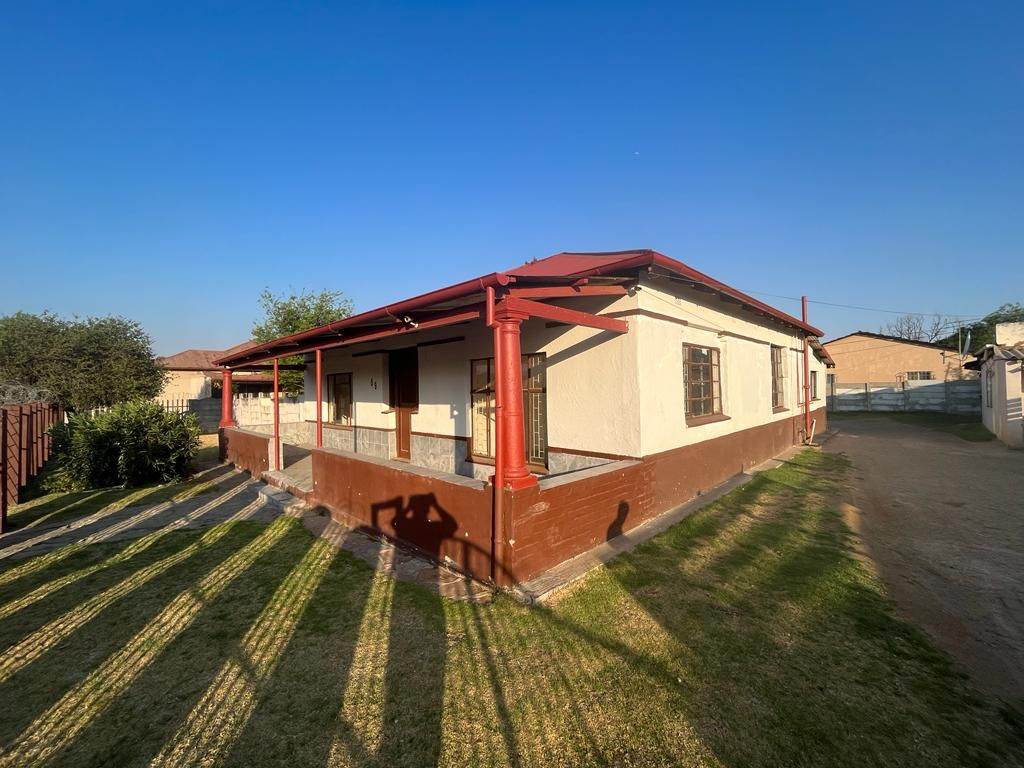 5 Bed House in Brakpan Central photo number 1