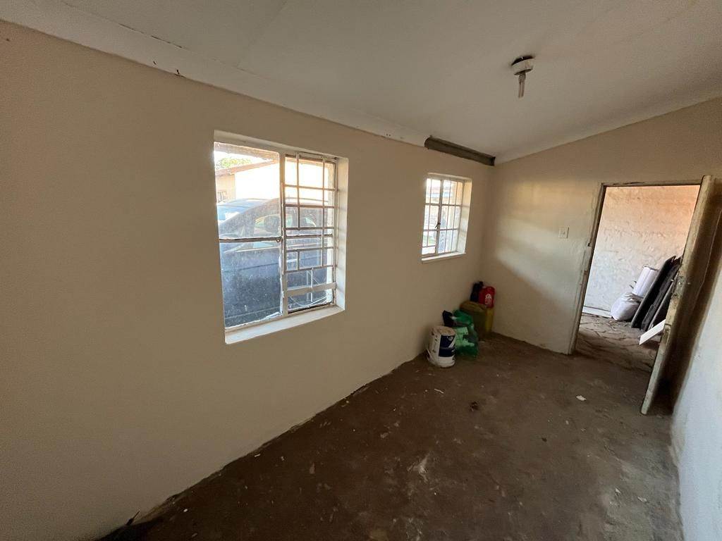 5 Bed House in Brakpan Central photo number 17