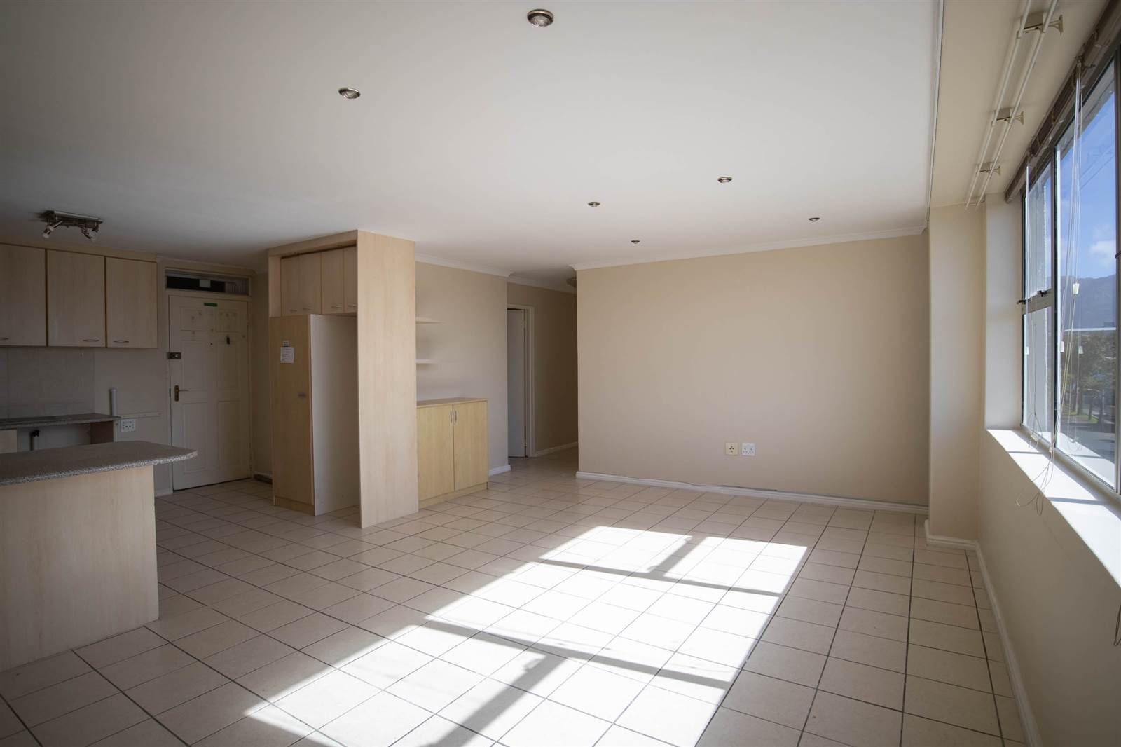2 Bed Apartment in Wynberg photo number 8