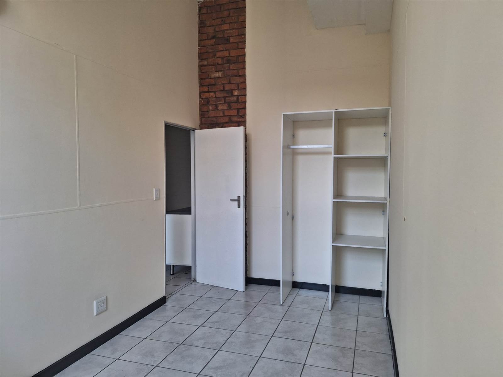 2 Bed Apartment in Johannesburg Central photo number 1