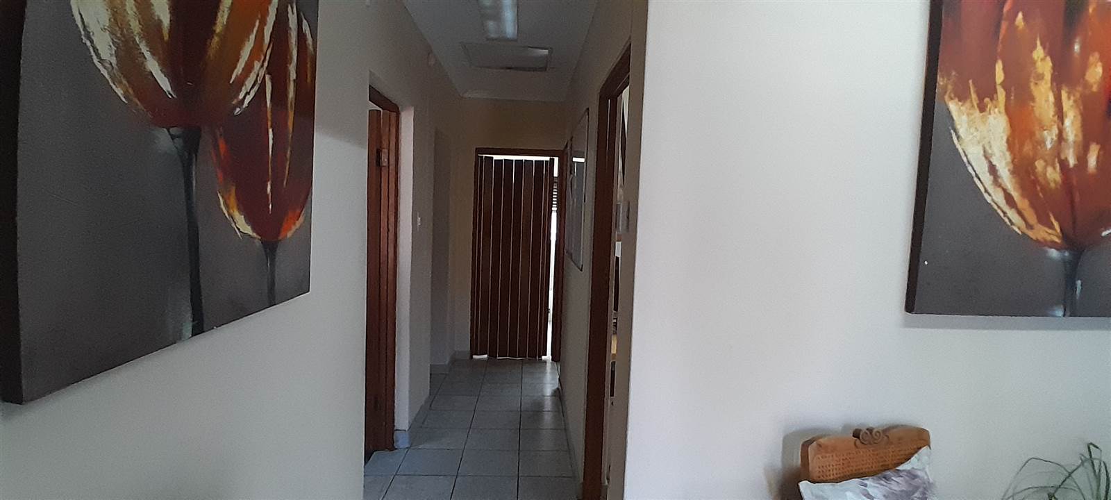 70  m² Commercial space in Rustenburg Central photo number 4