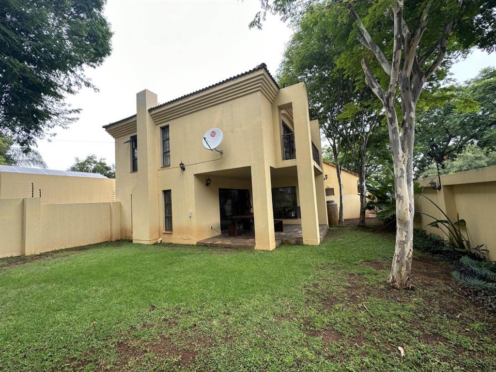 3 Bed House in Waterkloof photo number 14
