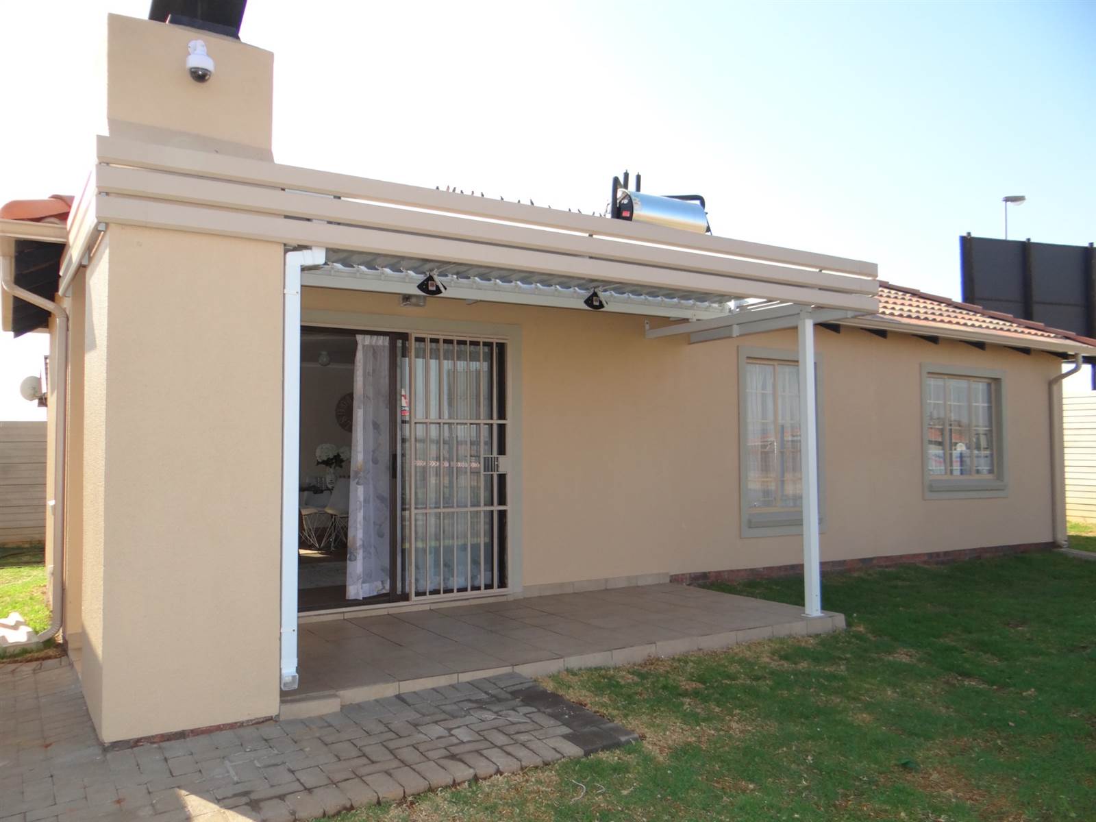 3 Bed House in Alberton photo number 2