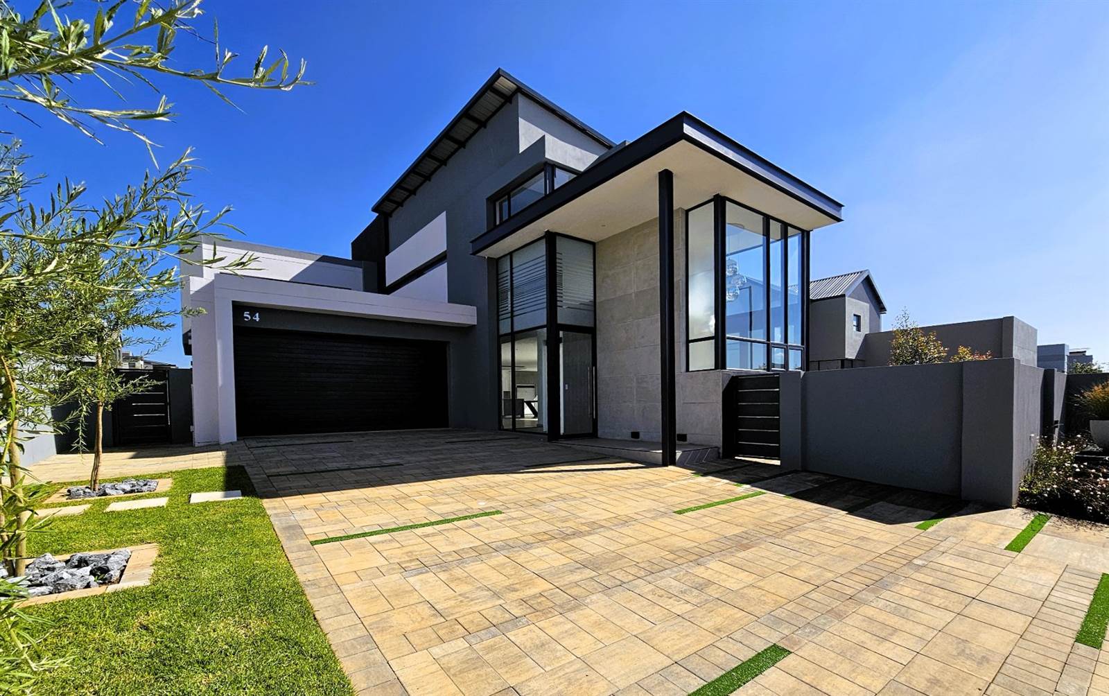 4 Bed House in Midstream Ridge Estate photo number 2