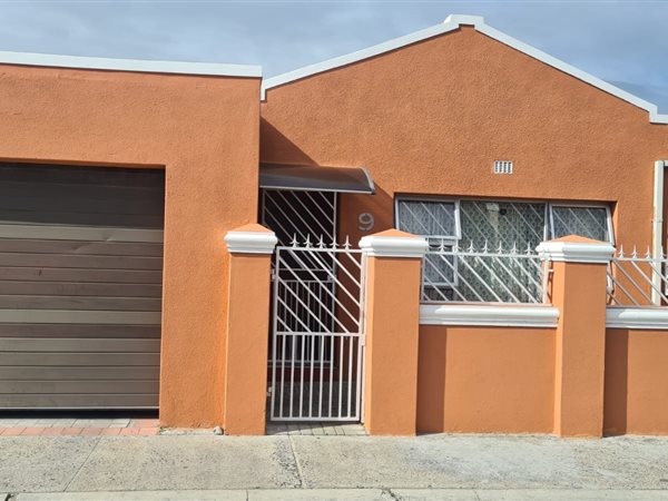 5 Bed House in Rocklands