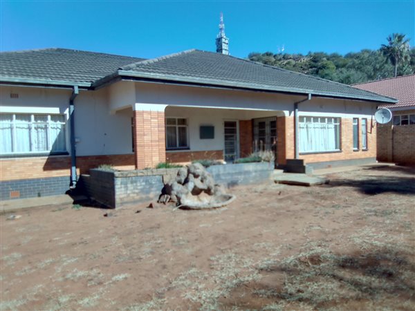 4 Bedroom House 4 Bedroom House