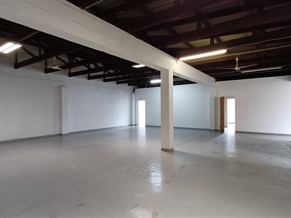 193  m² Commercial space