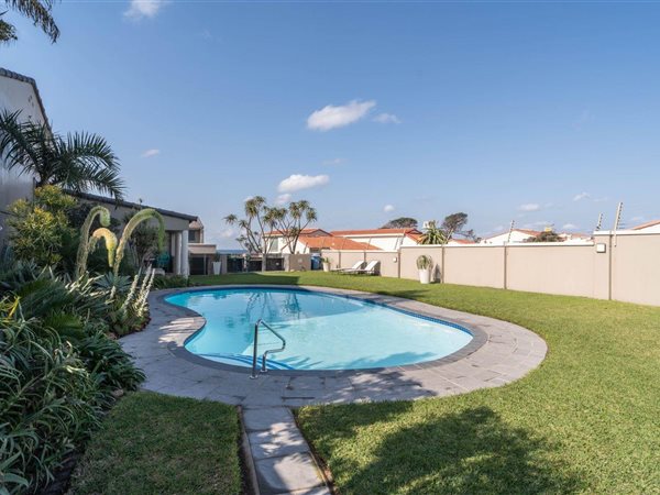 4 Bedroom Townhouse 4 Bedroom Townhouse