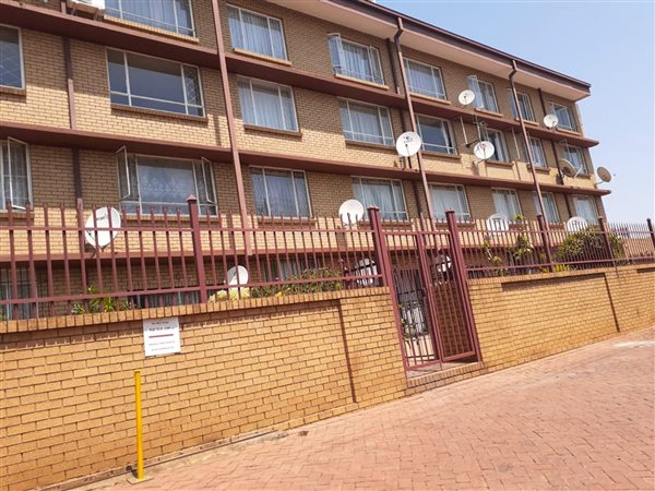 2 Bed Apartment in Pretoria Gardens