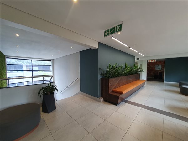 193  m² Commercial space