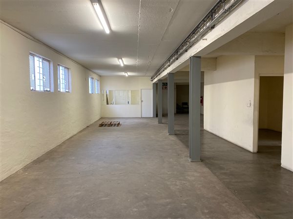 376  m² Industrial space in Westmead