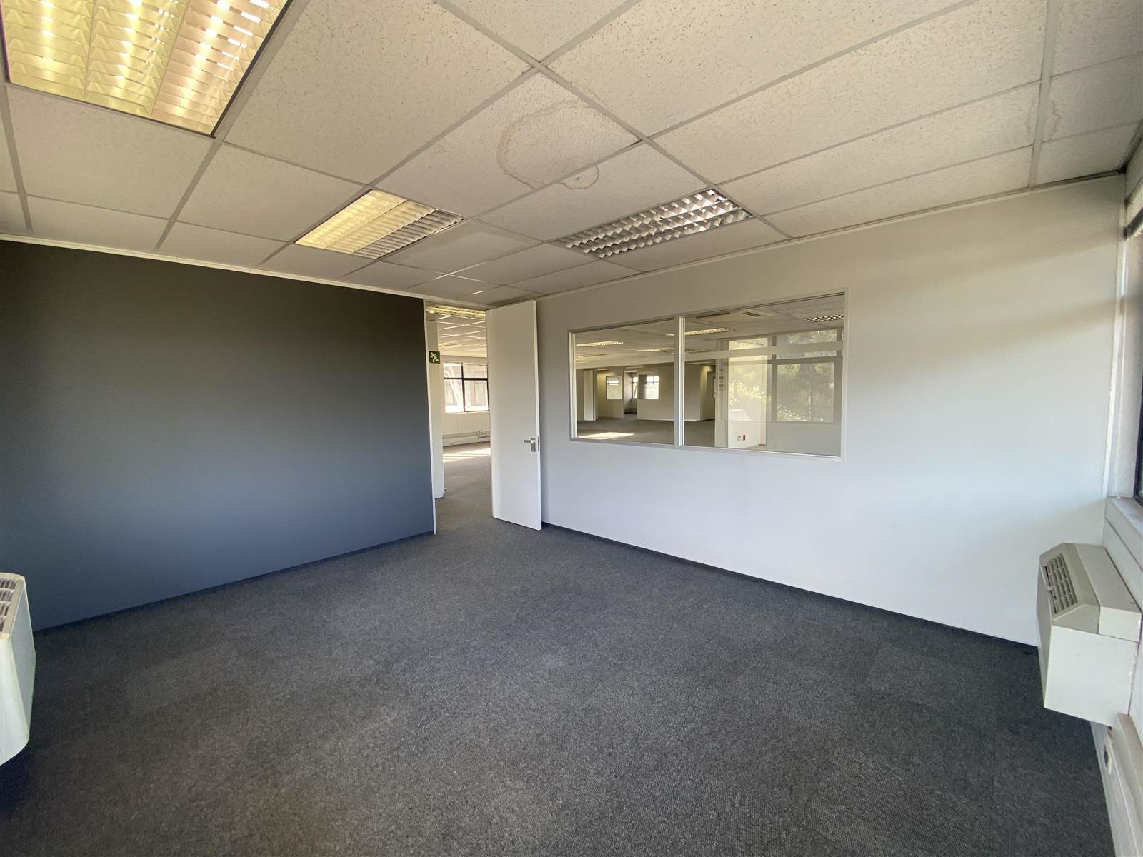 470  m² Commercial space in Parow North photo number 7