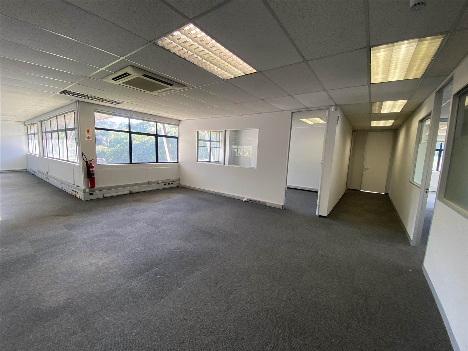 470  m² Commercial space in Parow North photo number 6