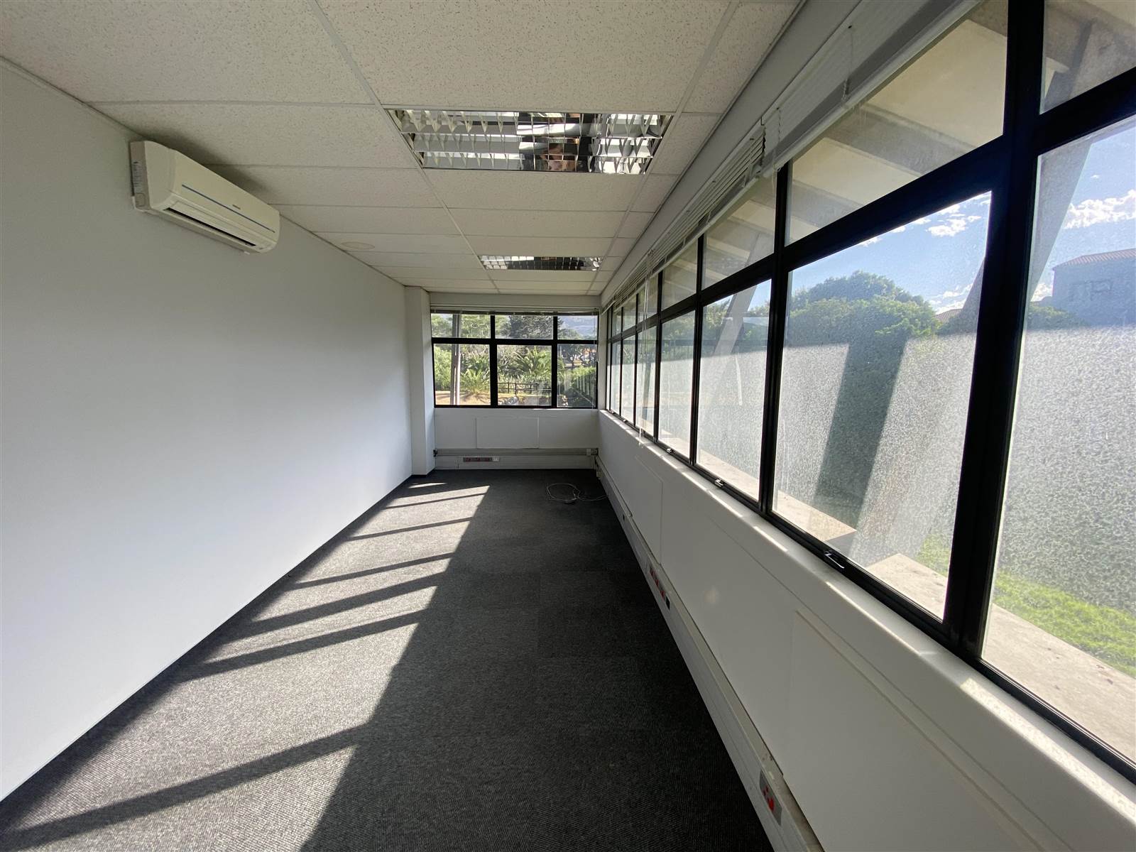 470  m² Commercial space in Parow North photo number 9