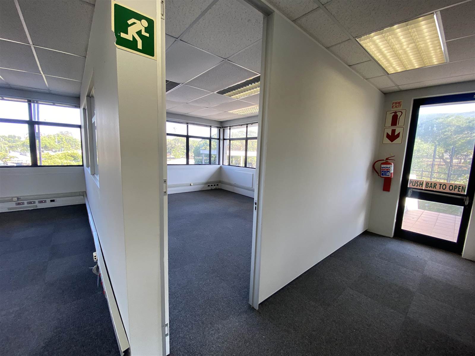 470  m² Commercial space in Parow North photo number 8