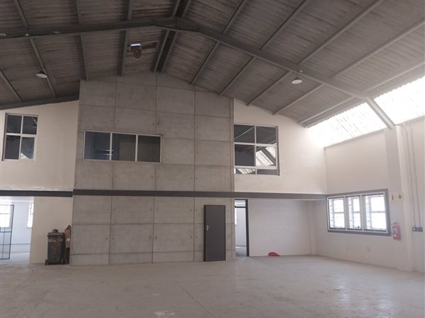 469  m² Industrial space