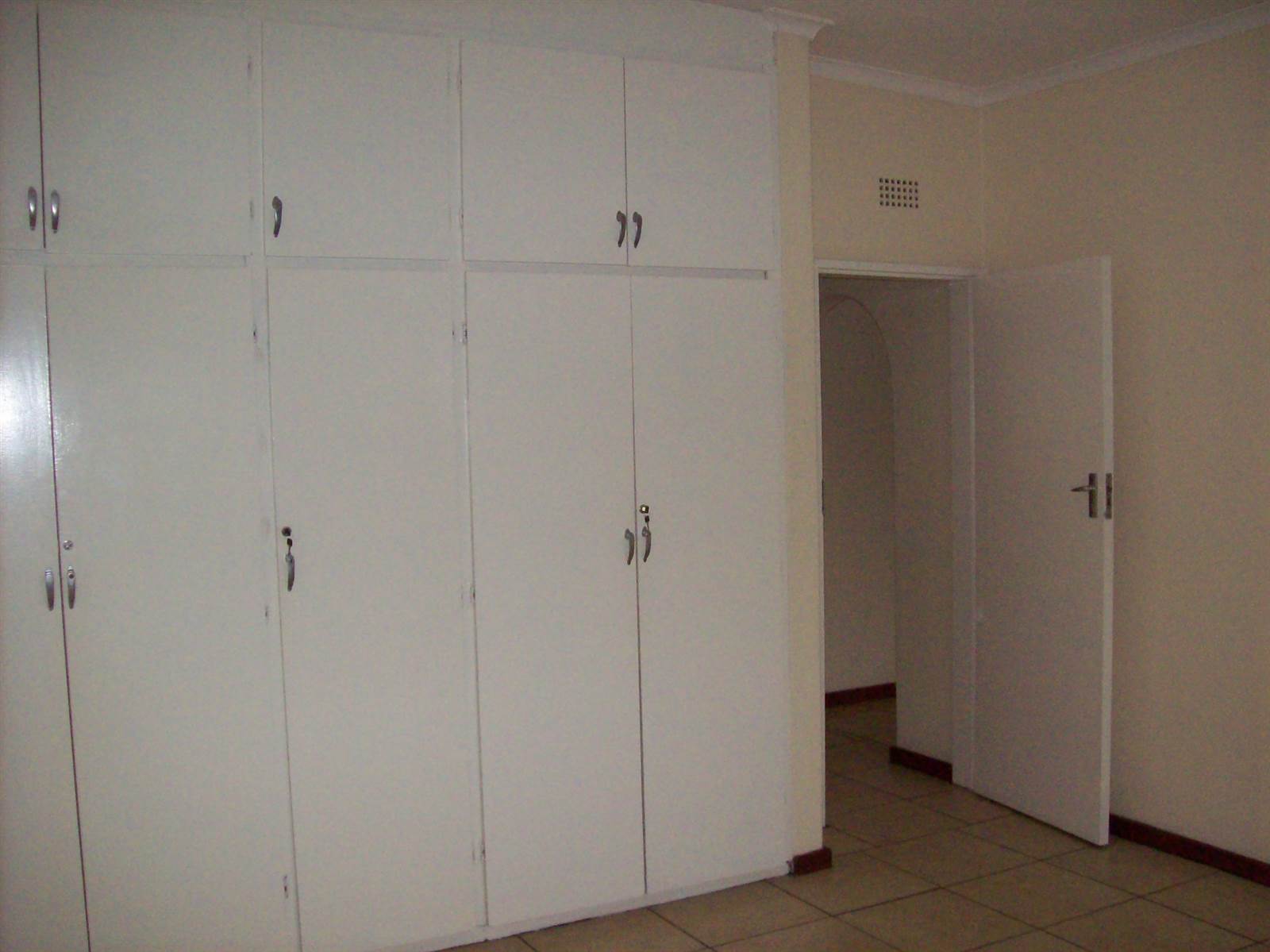 2 Bed Apartment in Wendywood photo number 12
