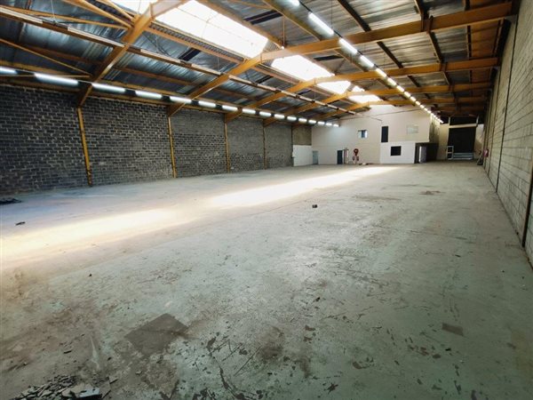 1 046  m² Industrial space