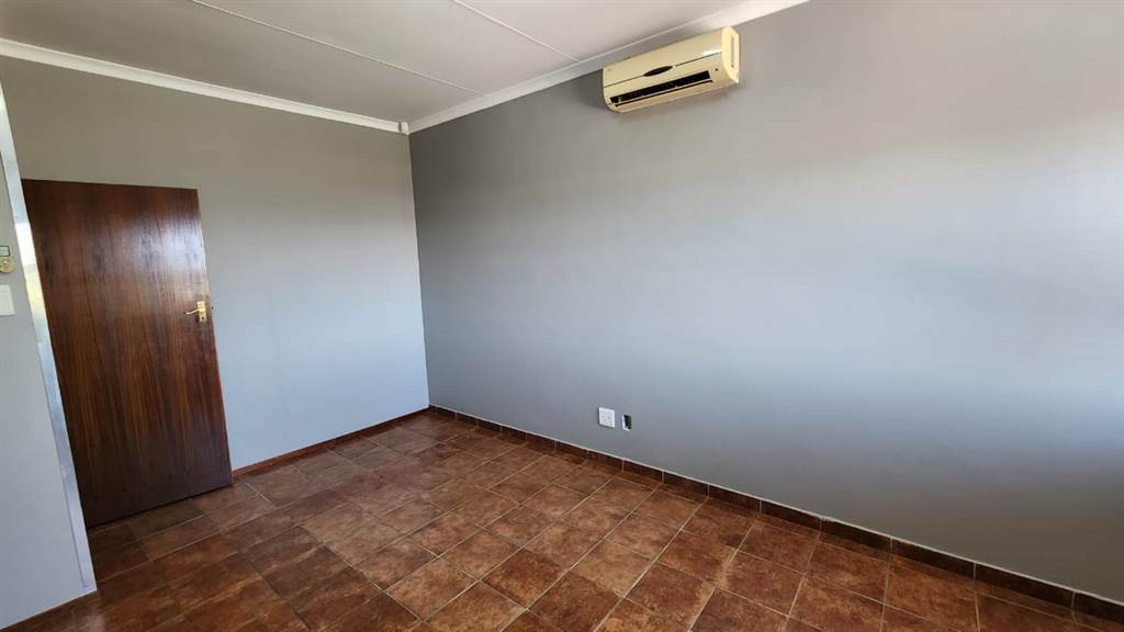 150  m² Commercial space in Centurion CBD photo number 13