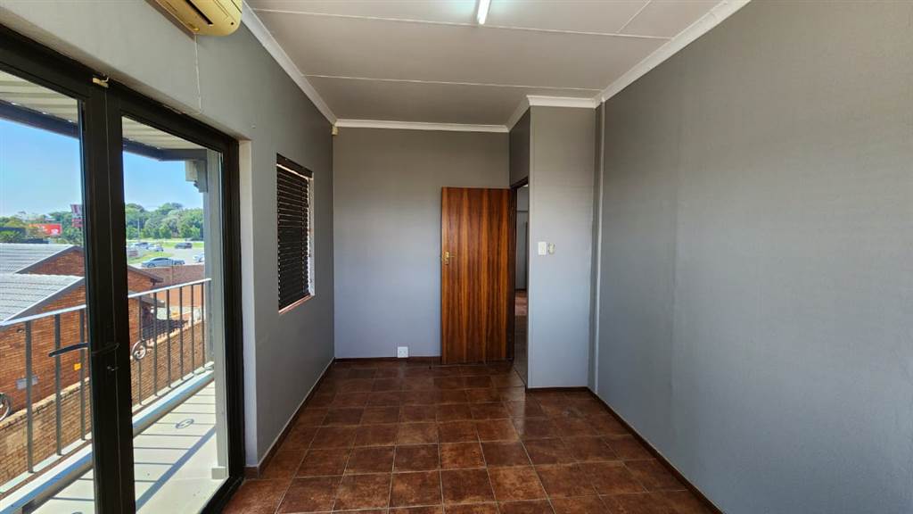 150  m² Commercial space in Centurion CBD photo number 7